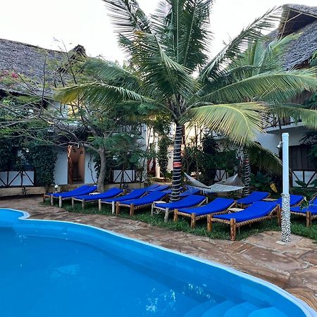 Отель Tropical Нунгви Экстерьер фото
