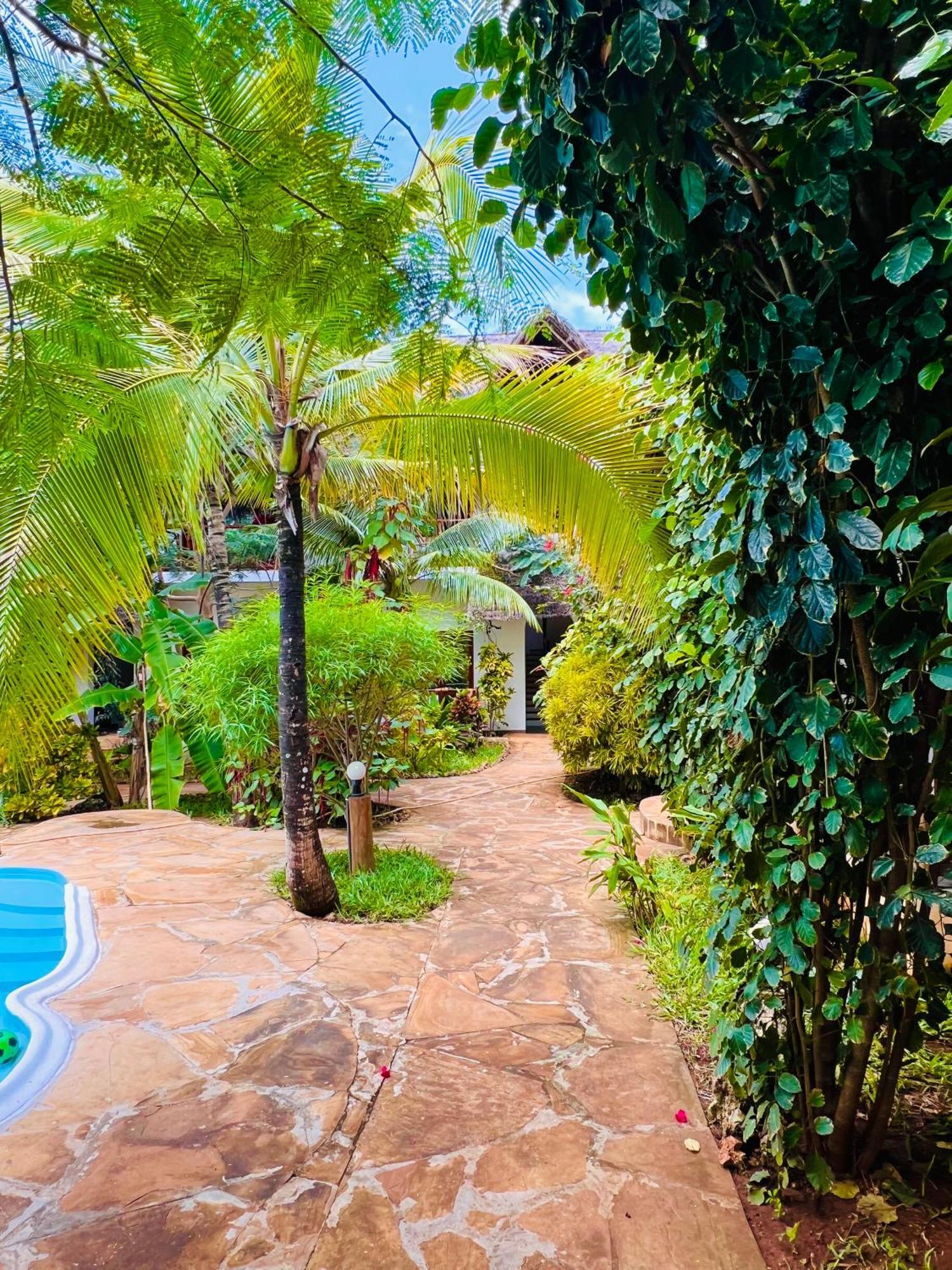 Отель Tropical Нунгви Экстерьер фото
