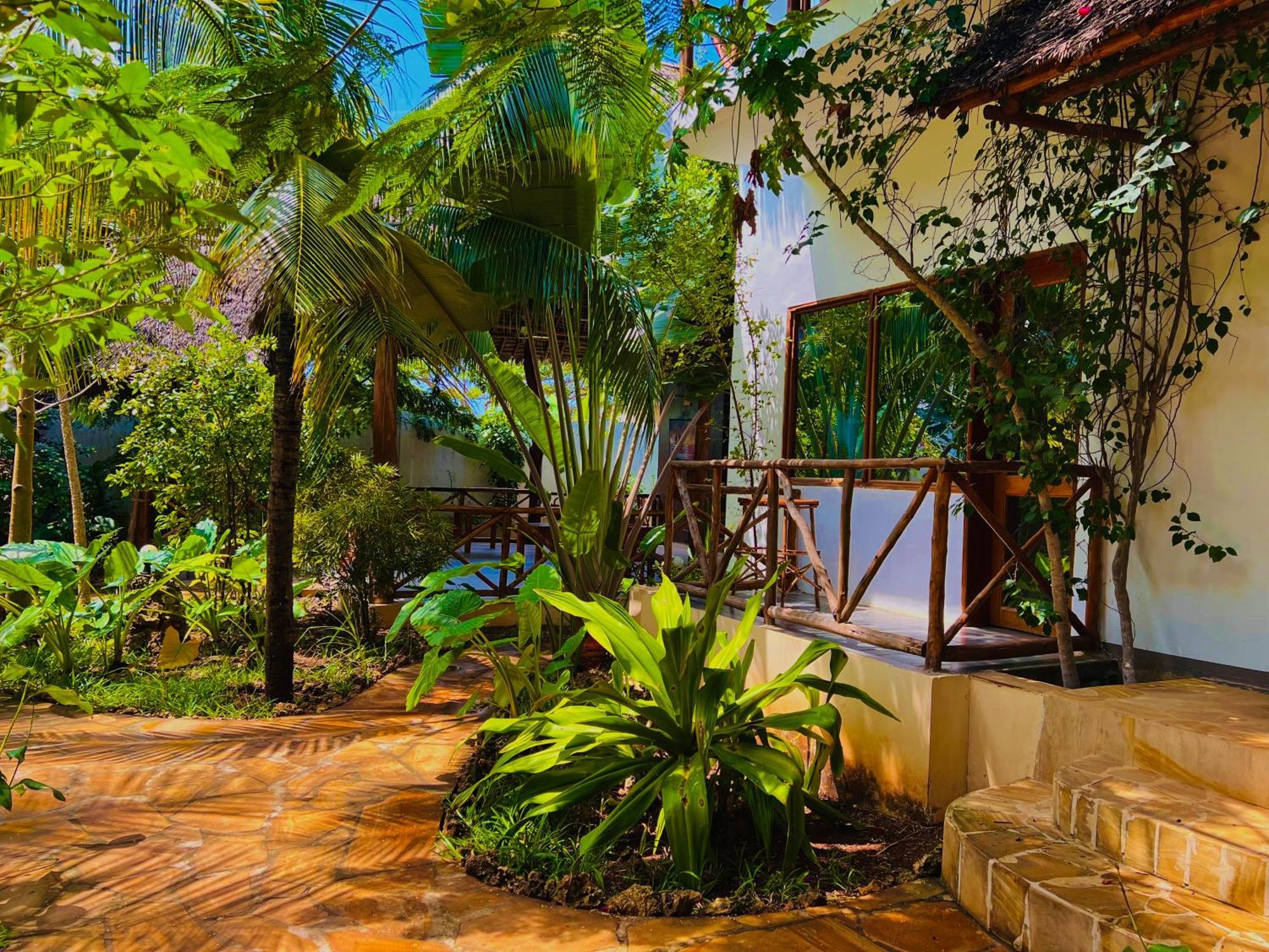 Отель Tropical Нунгви Экстерьер фото