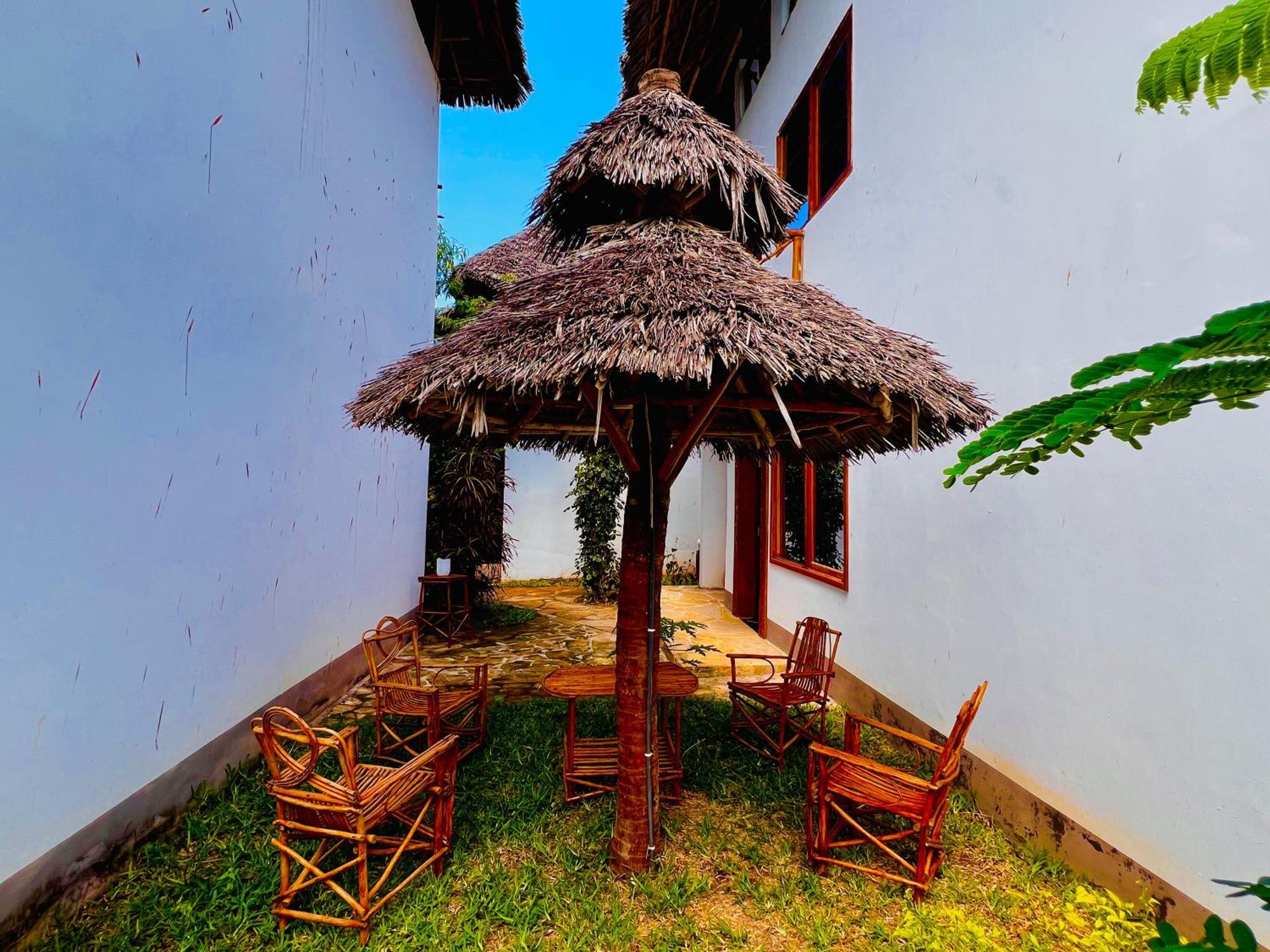Отель Tropical Нунгви Экстерьер фото