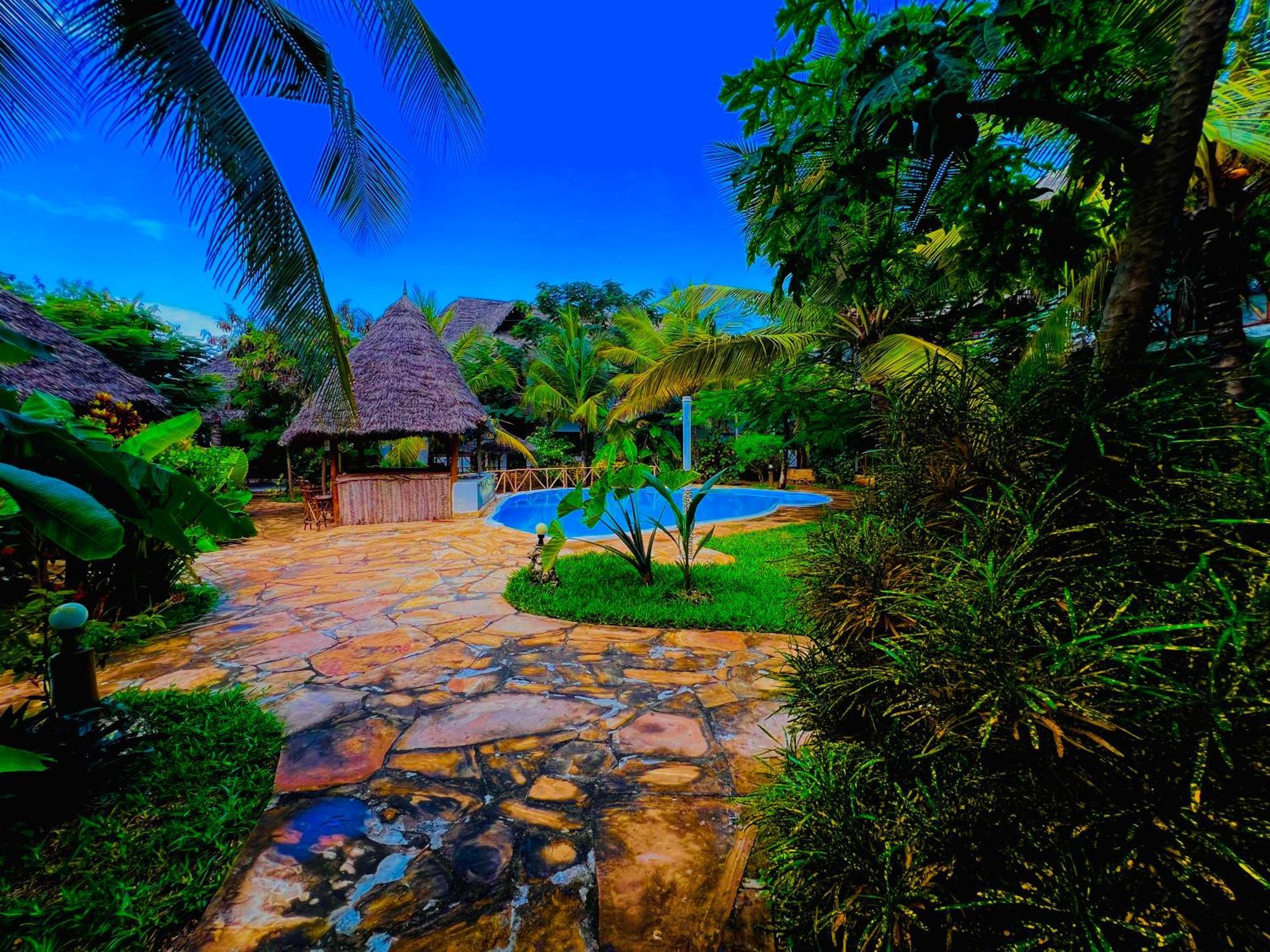 Отель Tropical Нунгви Экстерьер фото