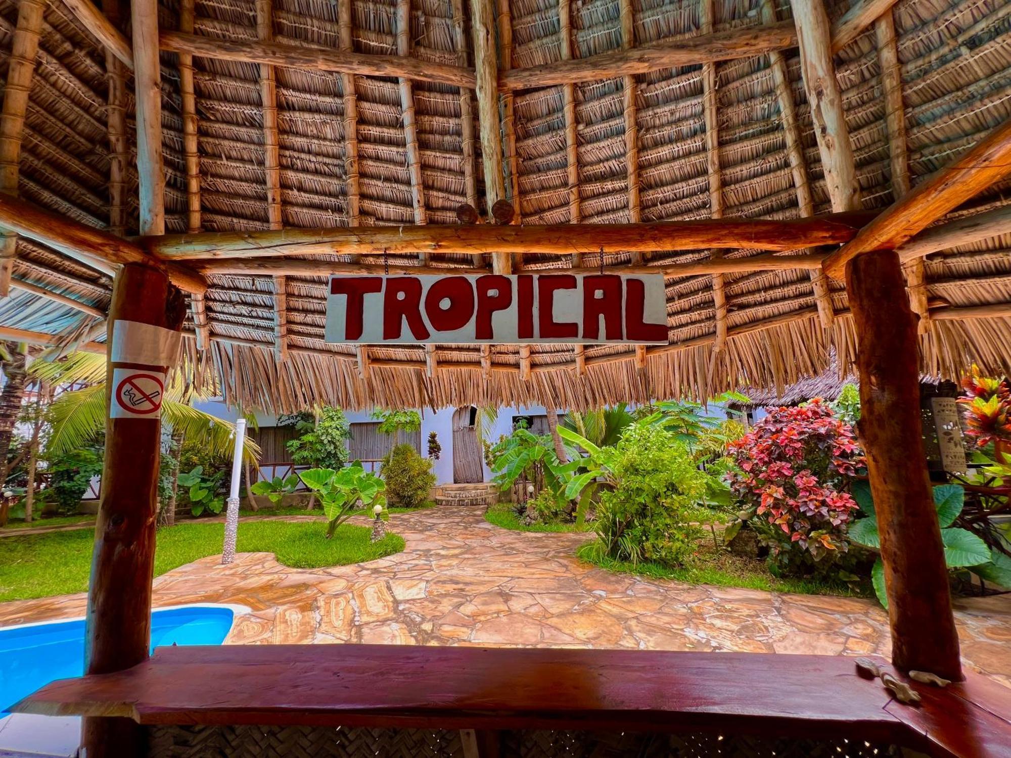 Отель Tropical Нунгви Экстерьер фото