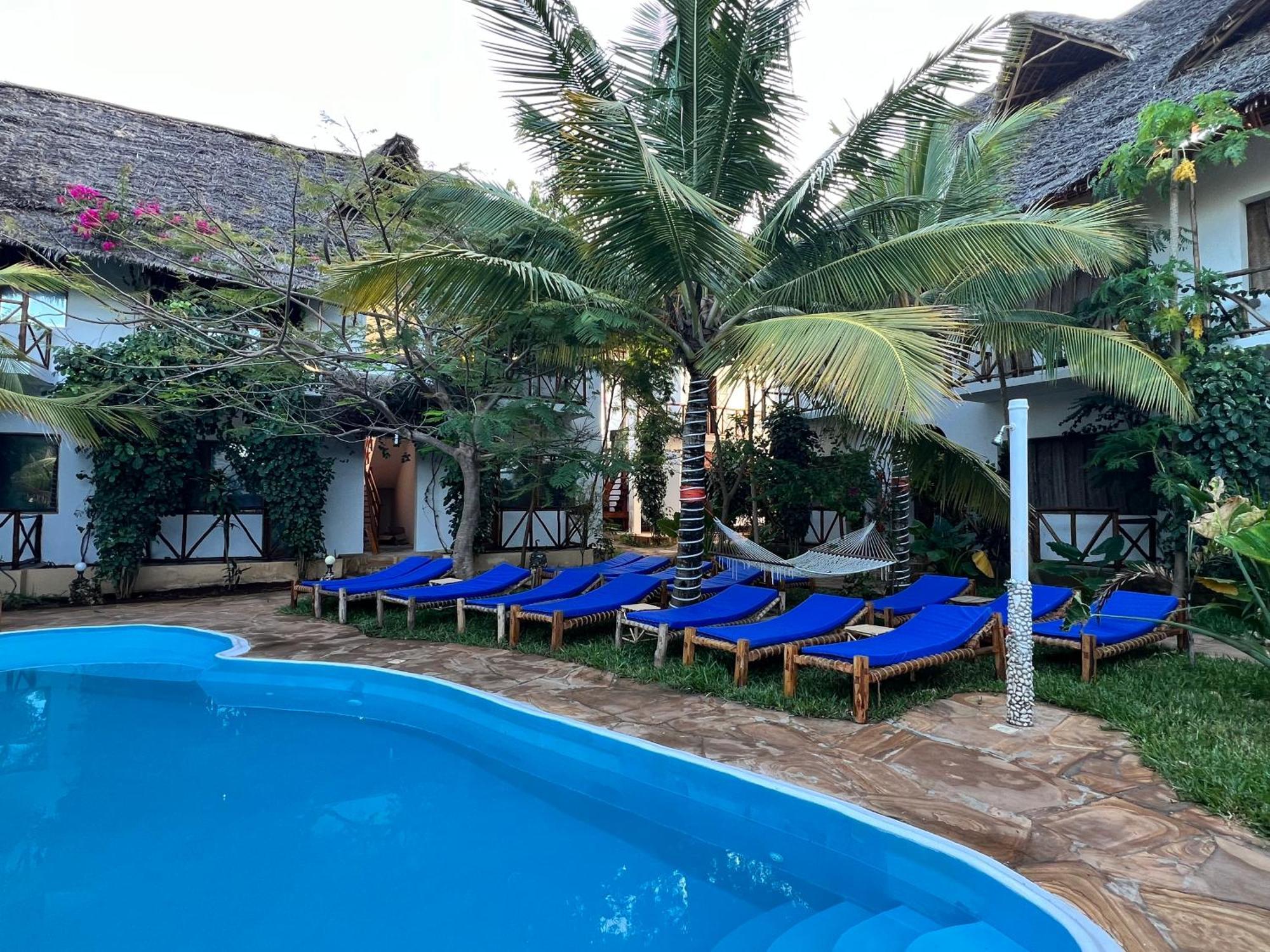 Отель Tropical Нунгви Экстерьер фото